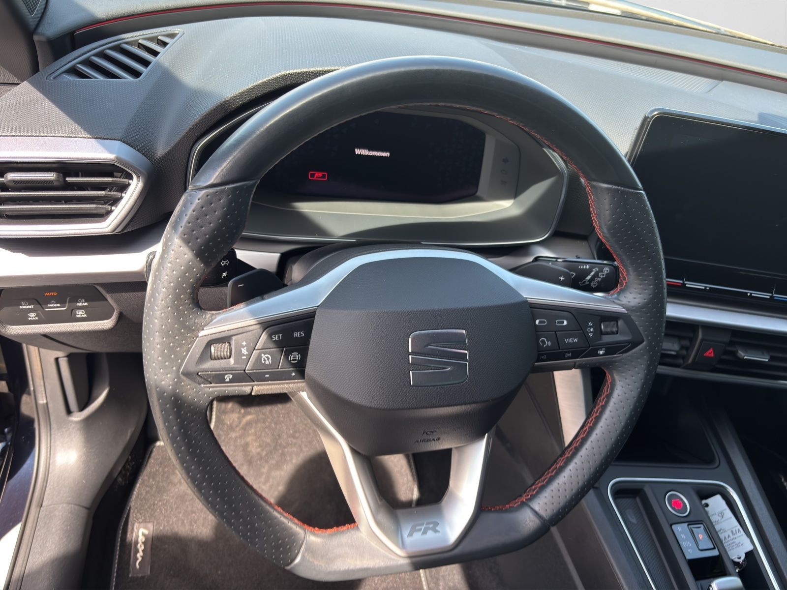 Seat Leon Sportstourer 1.5 eTSI FR RFK NAVI SHZ LED A
