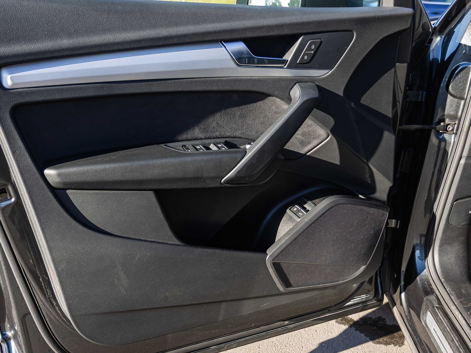 Audi Q5 S line 55TFSIe qu Navi Matrix Standklima ACC