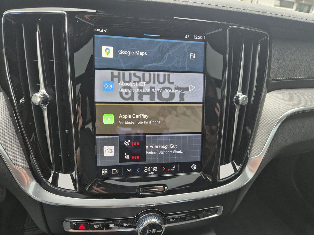 Volvo S60 T8 Ultimate Dark Recharge Plug-In Hybrid AWD