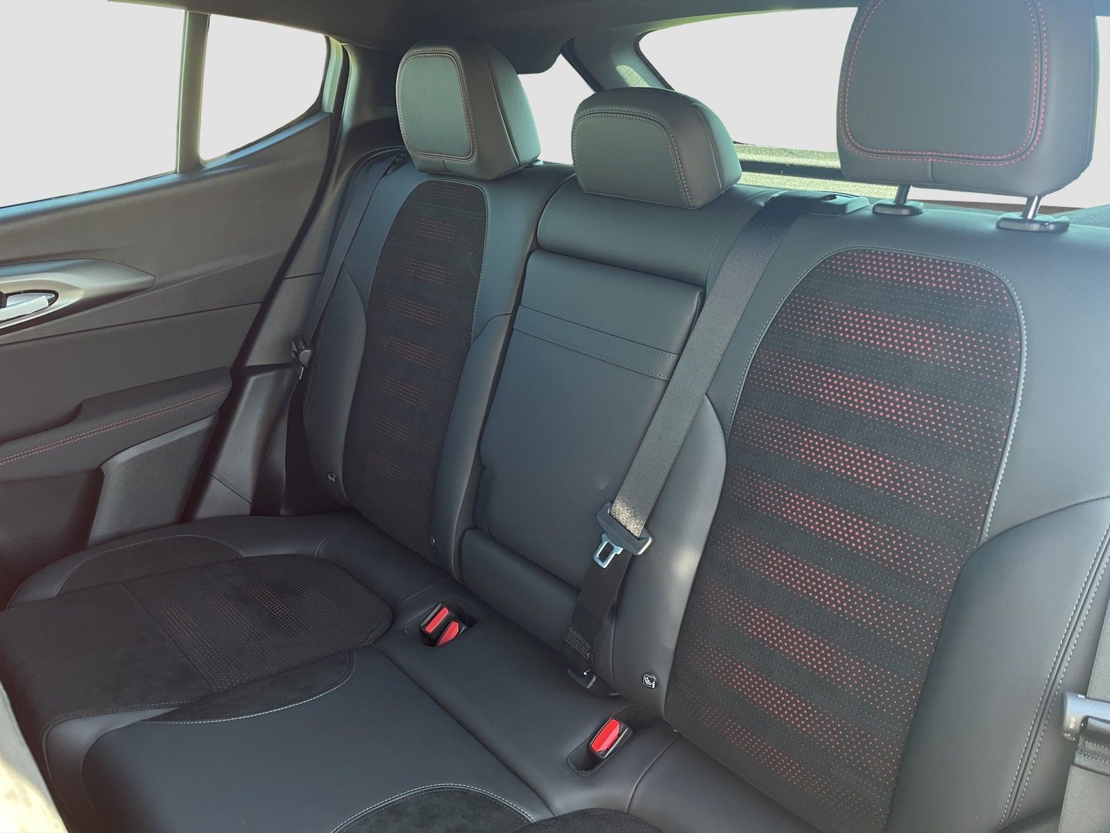 Alfa Romeo Tonale Veloce  1.5VGT 48V 160PS Assist-Paket