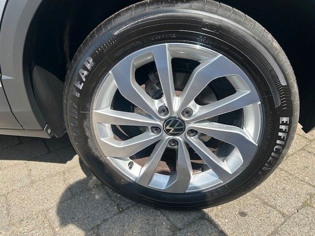 Volkswagen T-Roc 1.5 TSI Style - Samsaru's Car Outlet