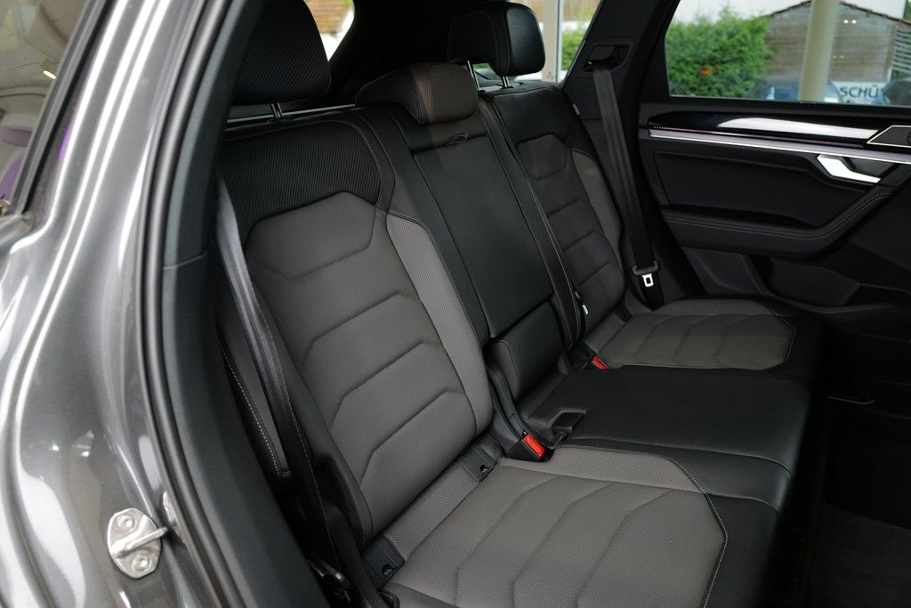 Volkswagen Touareg 3.0TDI R-Line BlackStyle Allradlenk StdH