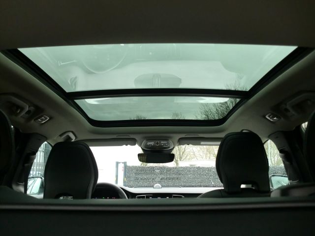 Volvo V60 T6 AWD Ultra Dark*Business-Paket*360Grad*B+W