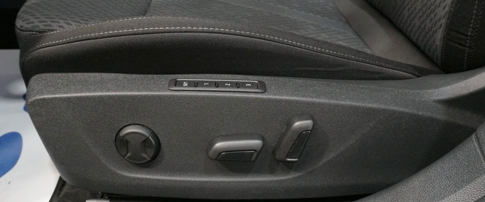 Skoda Octavia Lim. Style 2.0 TDI *Matrix*NAVI*HUD*