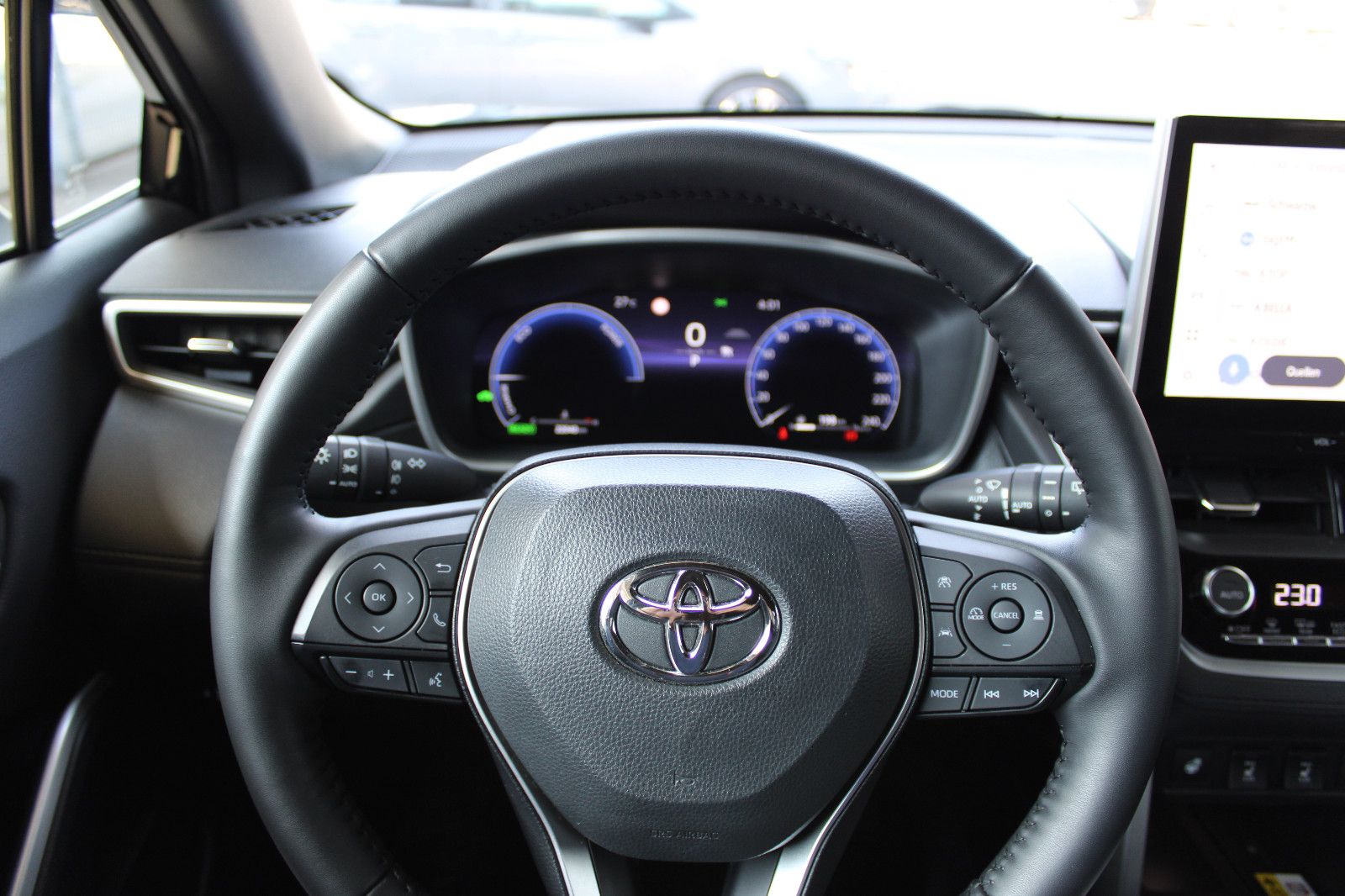 Toyota Corolla Cross 2.0 Hybrid AWD - Samsaru's Car Outlet