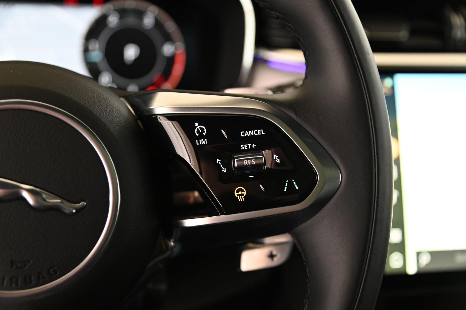 Jaguar F-Pace D200 AWD R-Dynamic SE NAVI/PANO/ACC/20