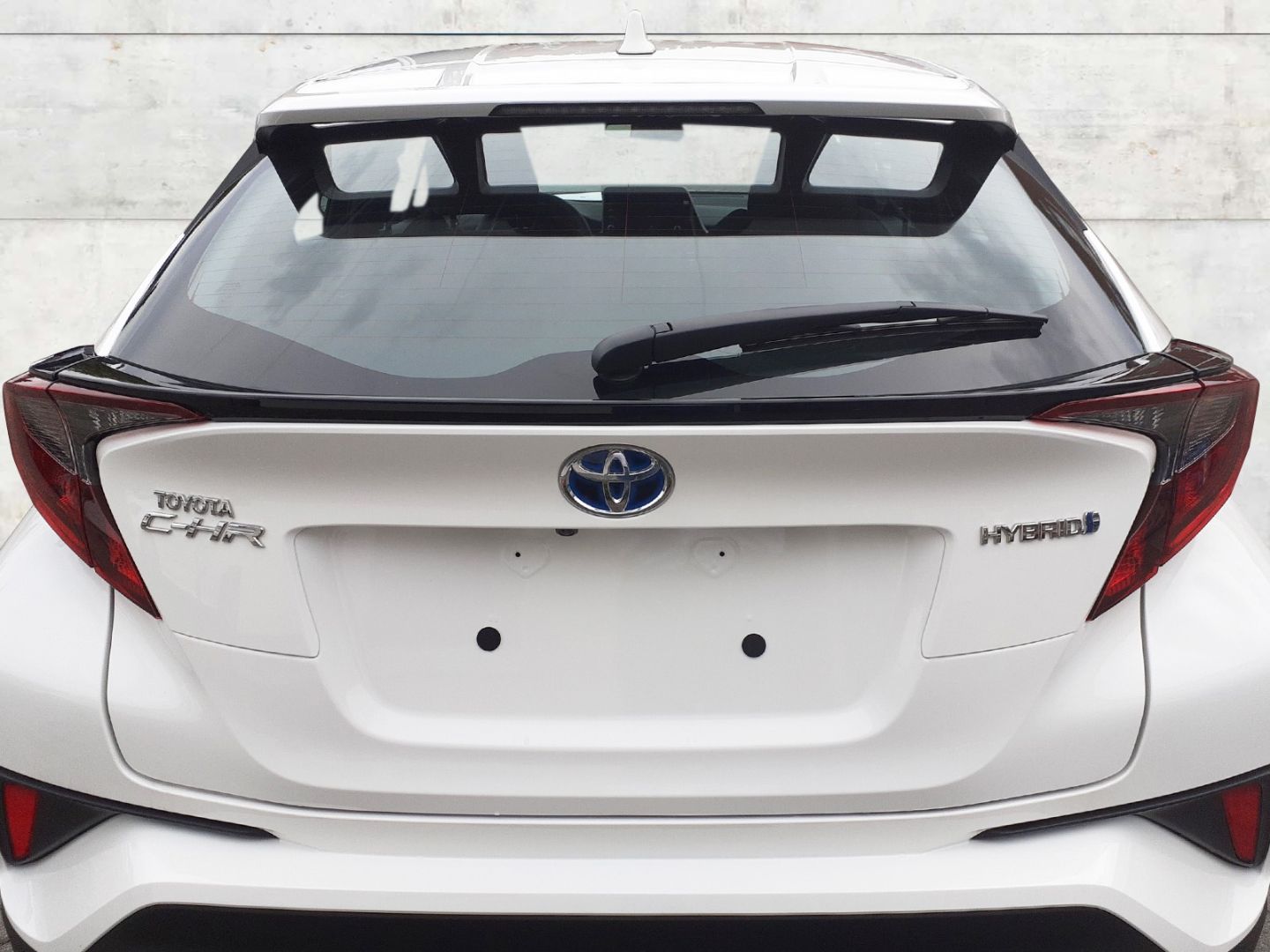 Toyota C-HR 1.8-l-Hybrid Flow - Samsaru's Car Outlet