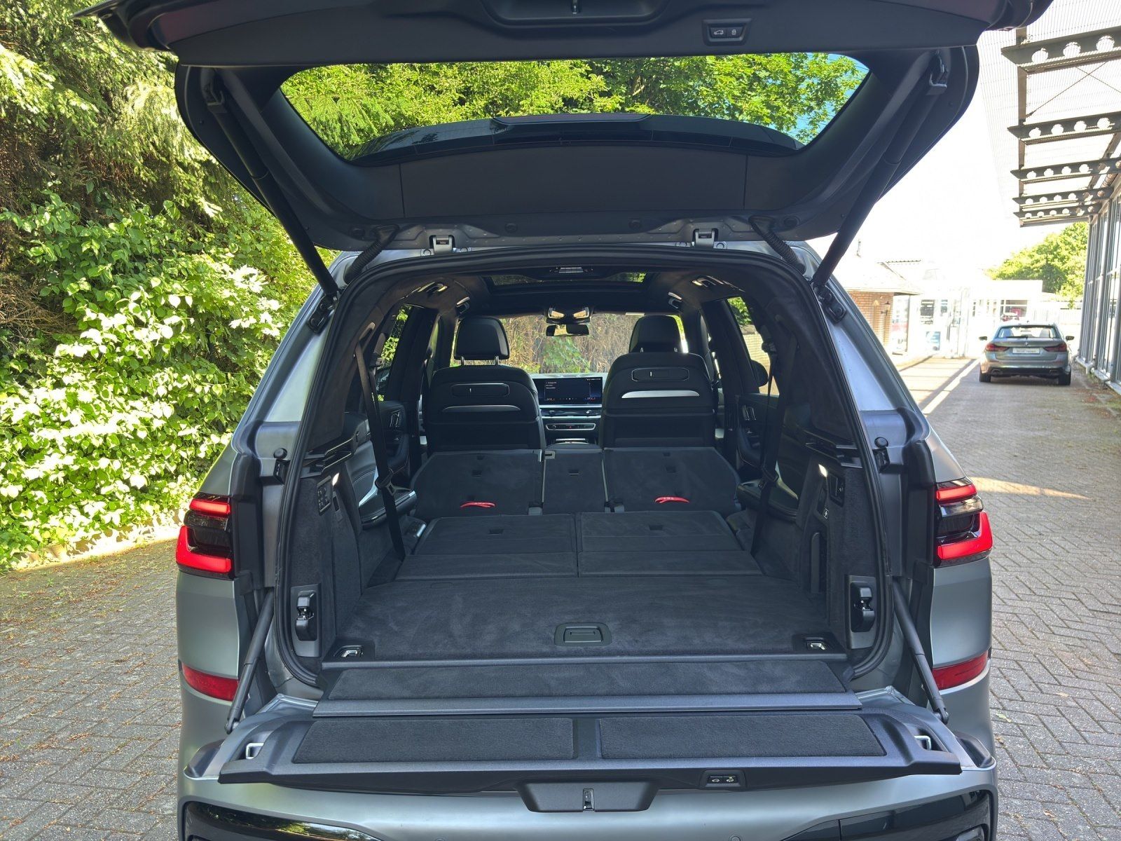 BMW X7 xDrive40d MSportpaket PRO AHK | Kristallschei