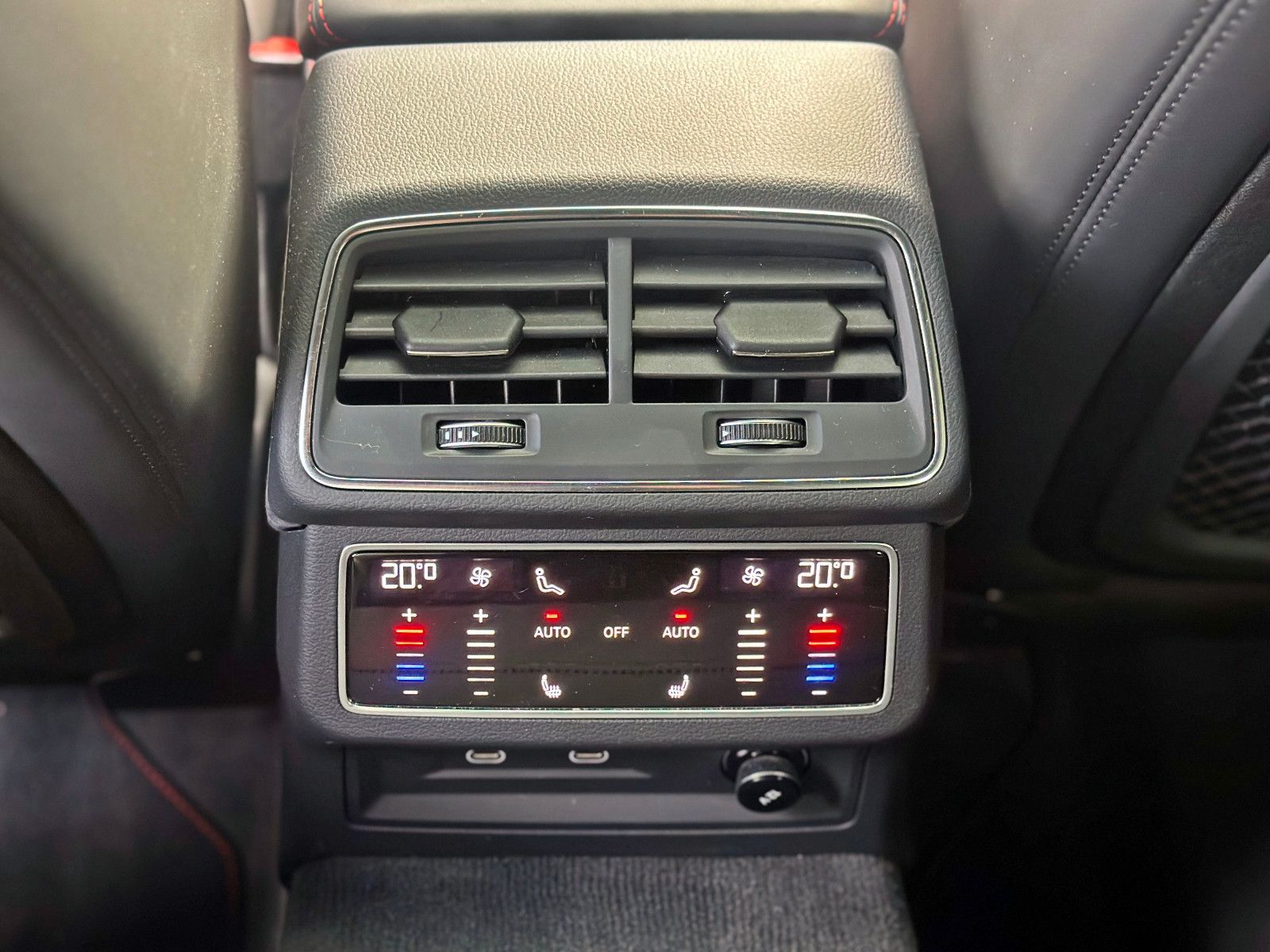 Audi RS6 Avant BLACK PANO HUD LASER NACHTS 280km/h