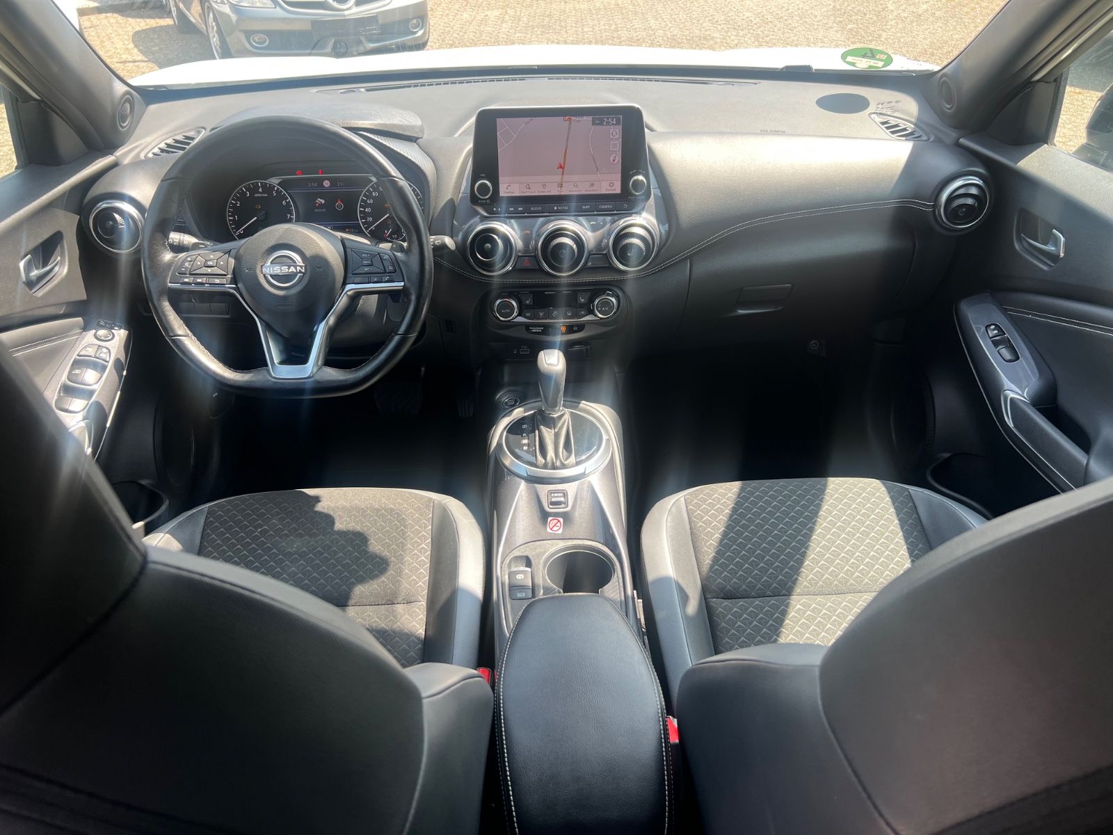 Nissan Juke N-Connecta - Samsaru's Car Outlet