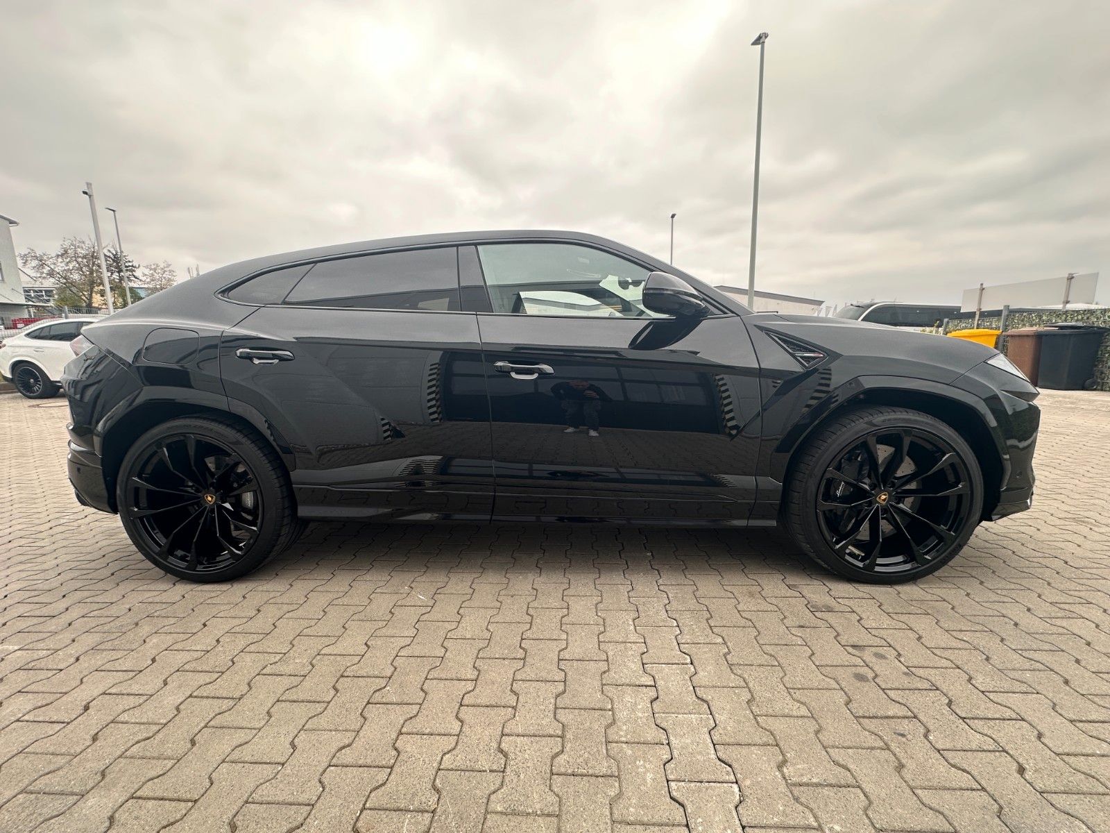 Lamborghini Urus 4.0 V8 - Samsaru's Car Outlet