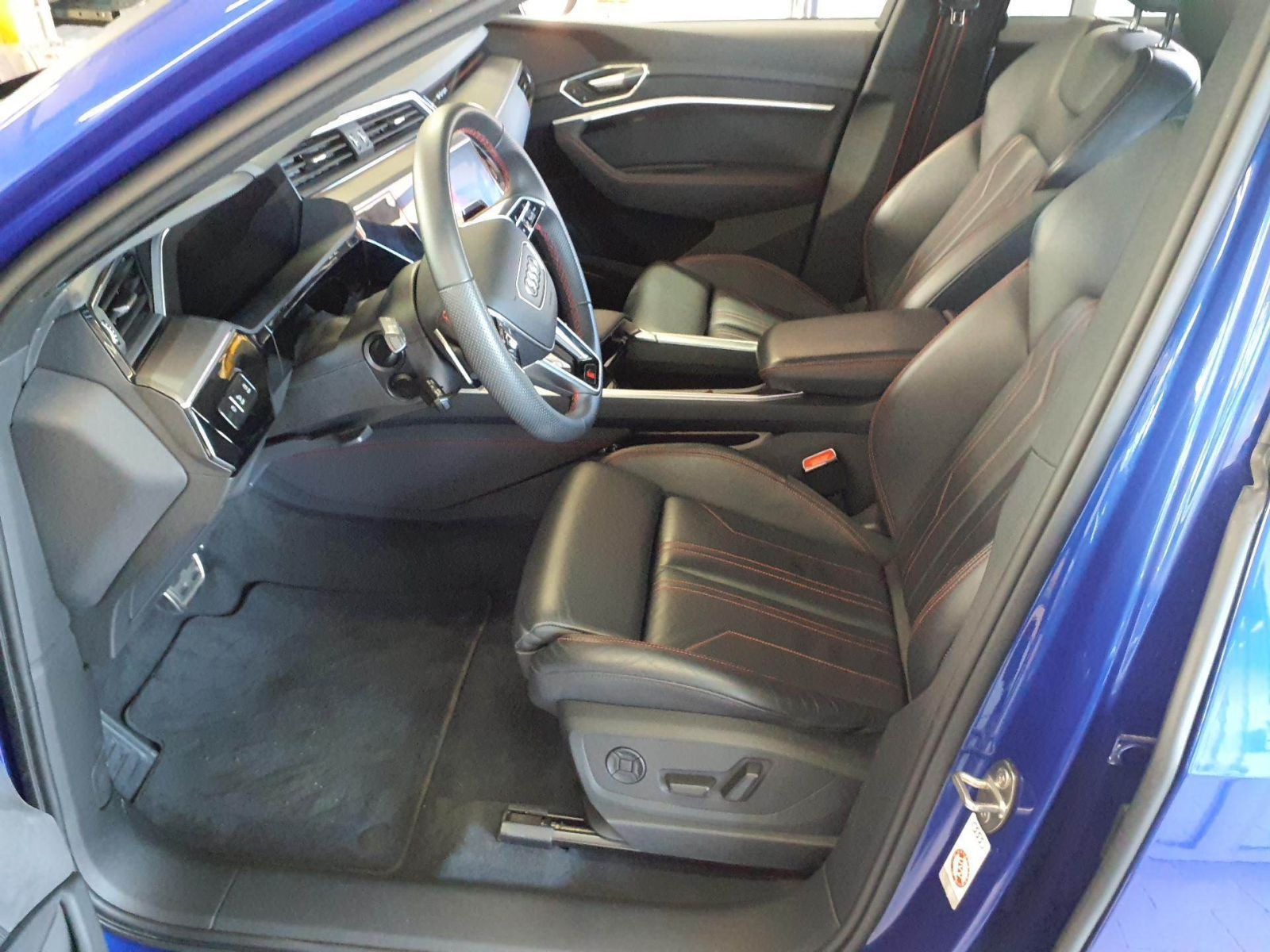 Audi Q8 55 e-tron qu. S line Matrix B&O Pano HuD AHK