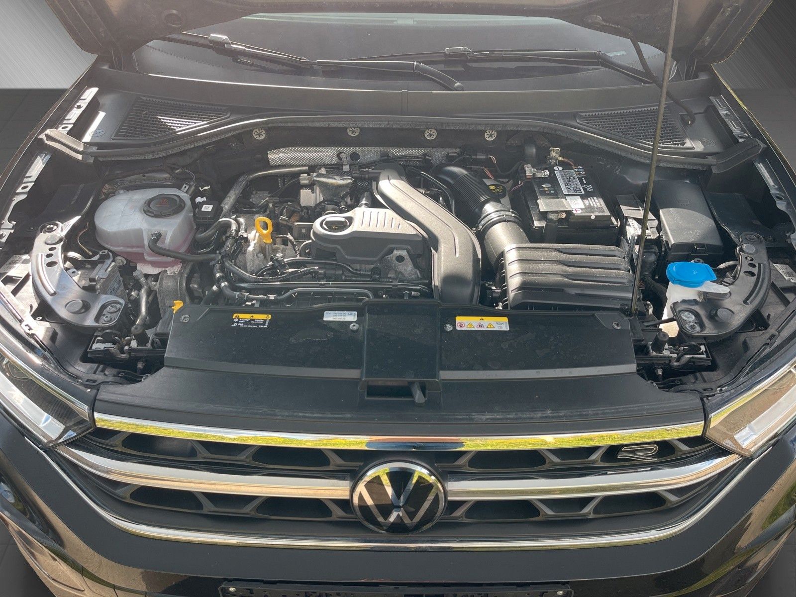 Volkswagen T-Roc R-Line Plus - Samsaru's Car Outlet