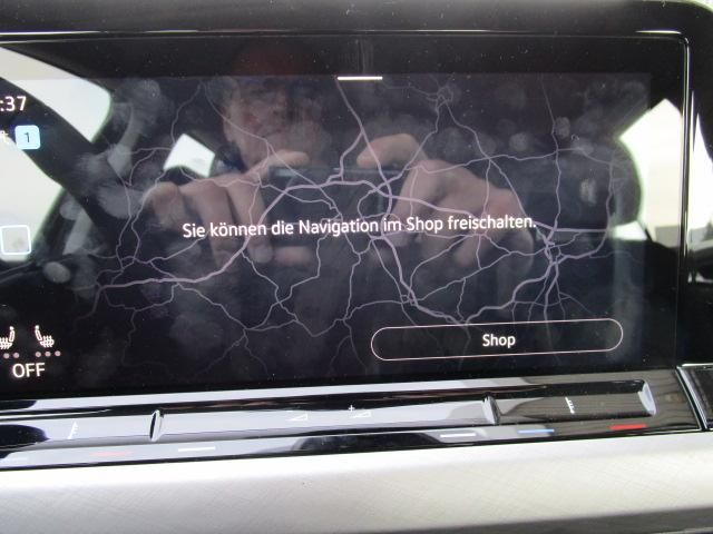 Volkswagen Golf LIFE 1.5 TSI - Samsaru's Car Outlet