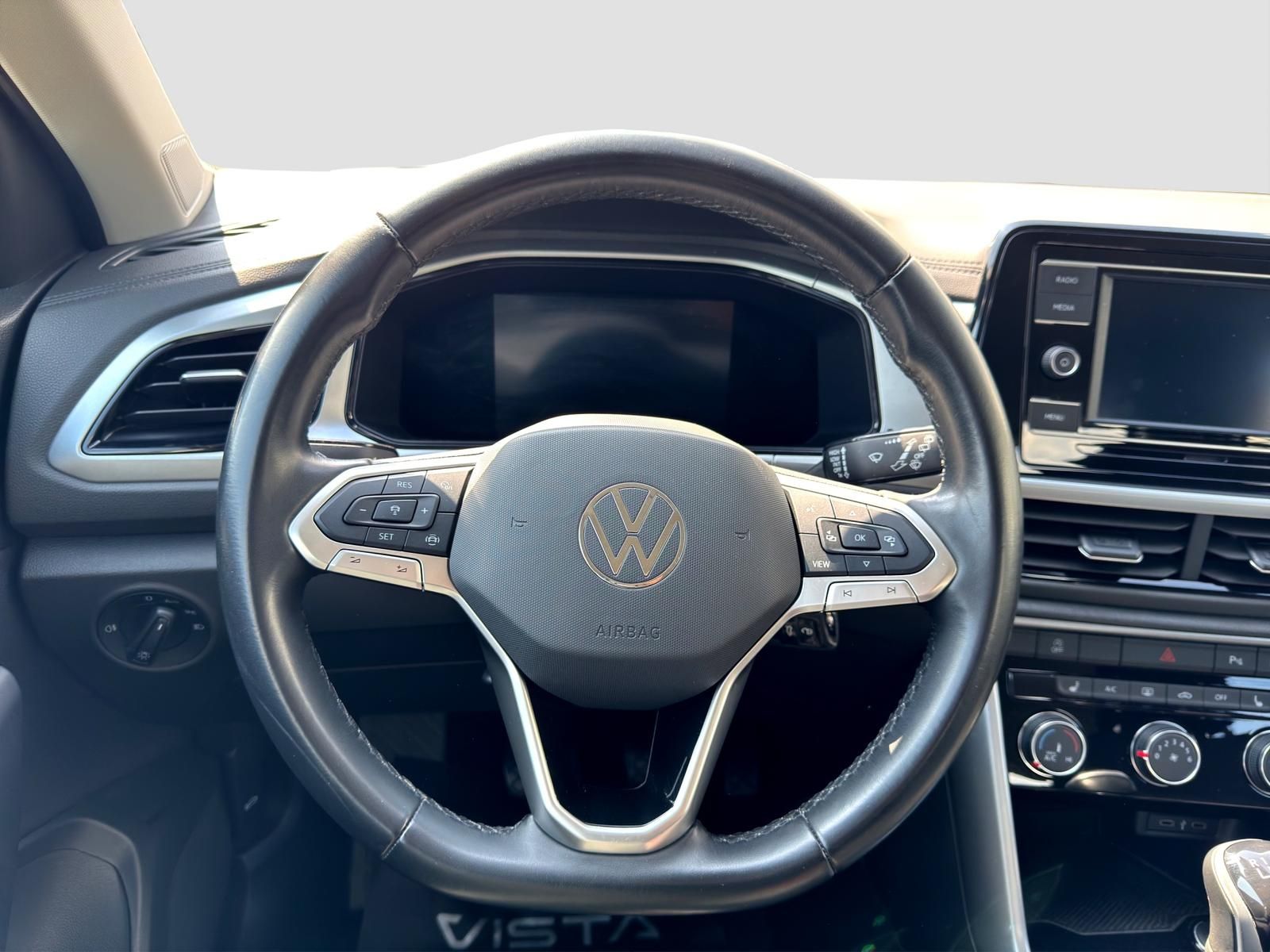 Volkswagen T-Roc Life 2.0 TDI - Samsaru's Car Outlet
