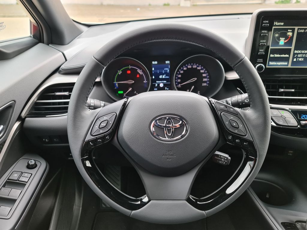 Toyota C-HR Hybrid Flow - Samsaru's Car Outlet