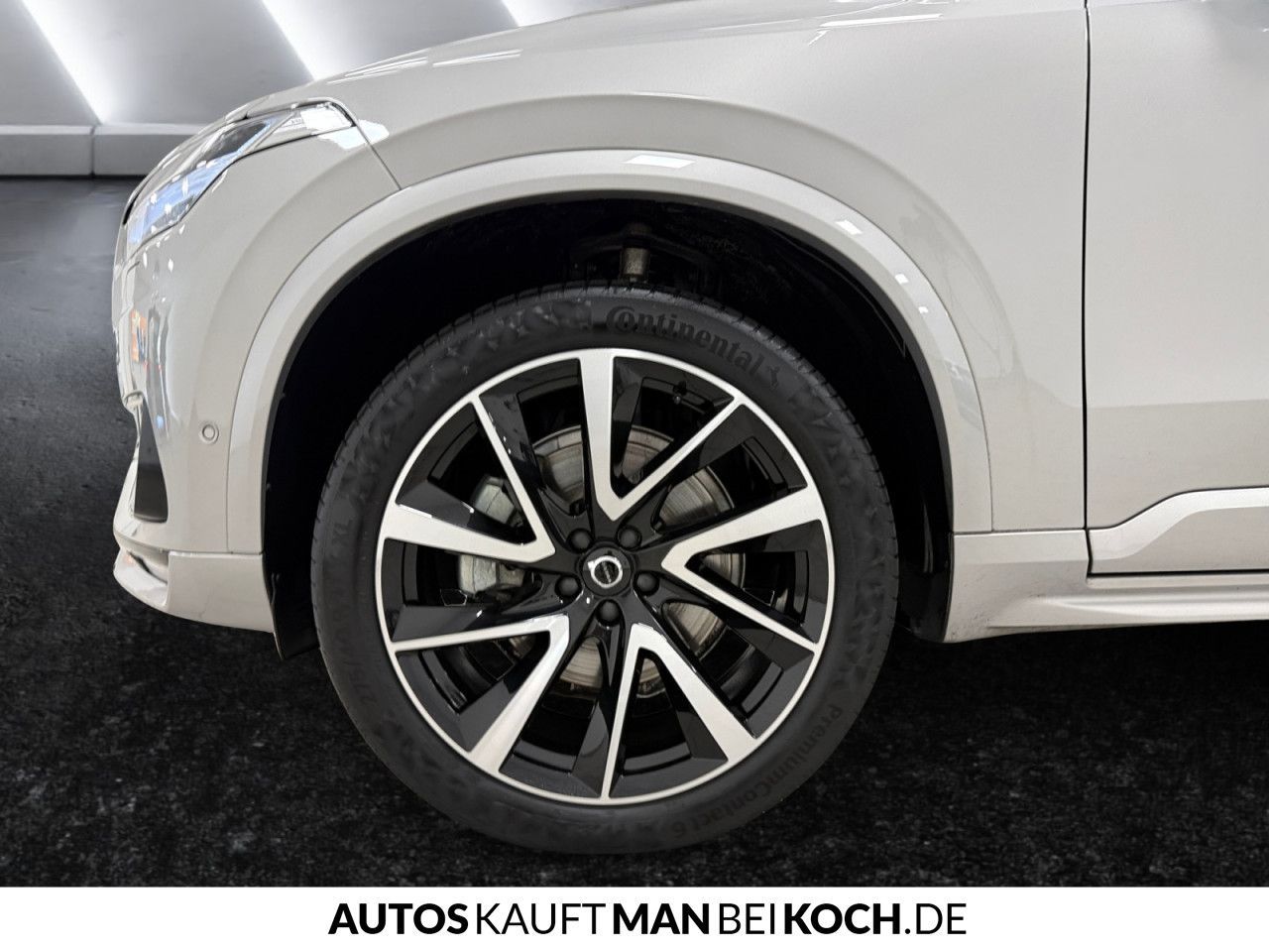 Volvo XC90 B5 D AWD Plus Dark PANO STDHz AHK VLED 360