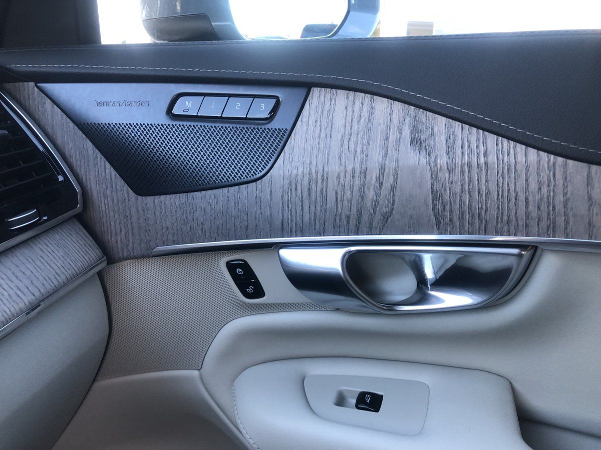 Volvo XC90 T8 Plus Bright Plug-In Hybrid AWD