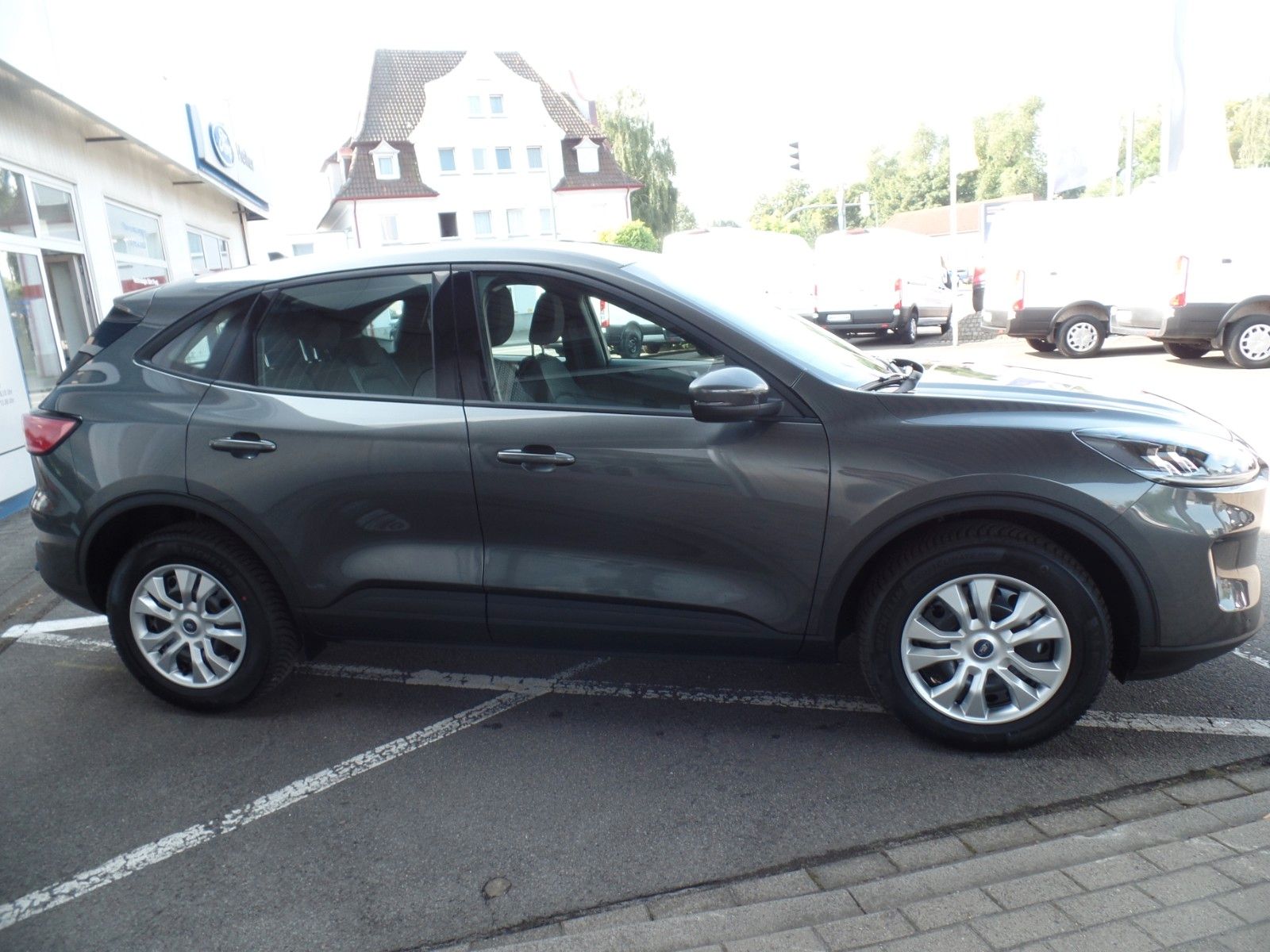 Ford Kuga 2.0l - Samsaru's Car Outlet