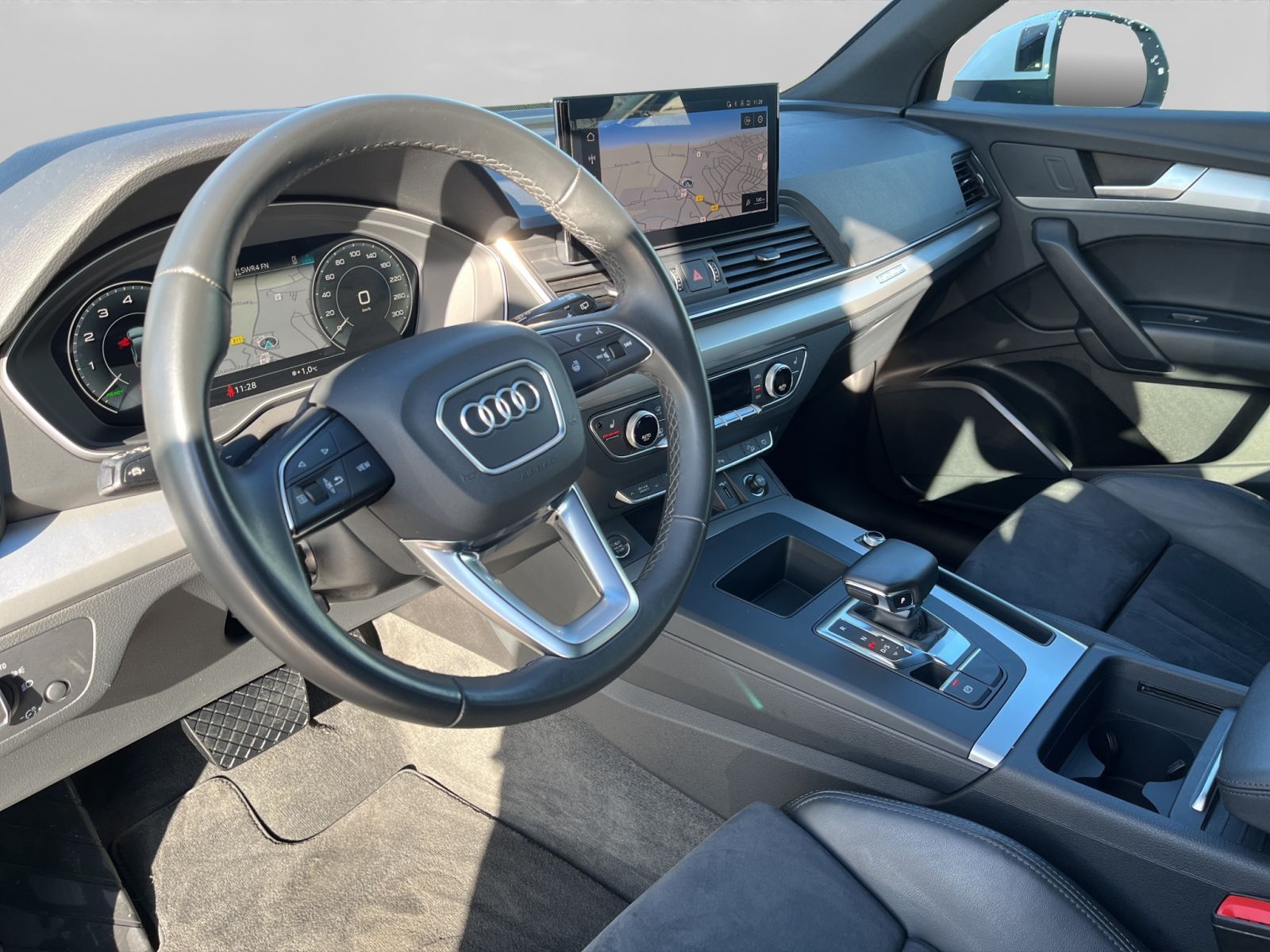 Audi Q5 S Line 50 TFSIe quattro AHK+LED+Navi+ACC+Sthz