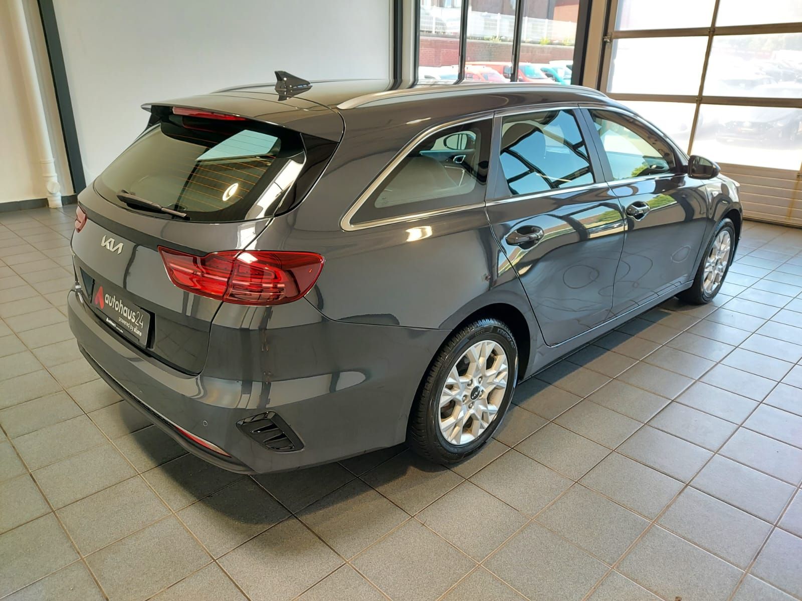 Kia Ceed 1.5 T-GDI Vision - Samsaru's Car Outlet