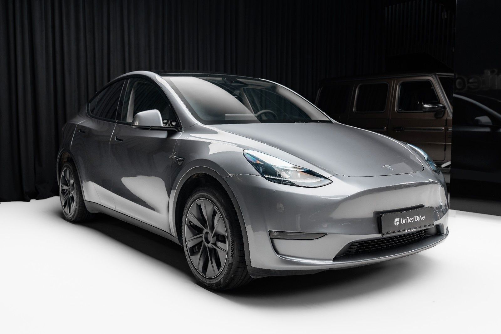 Tesla Model Y Long Range Dual AWD