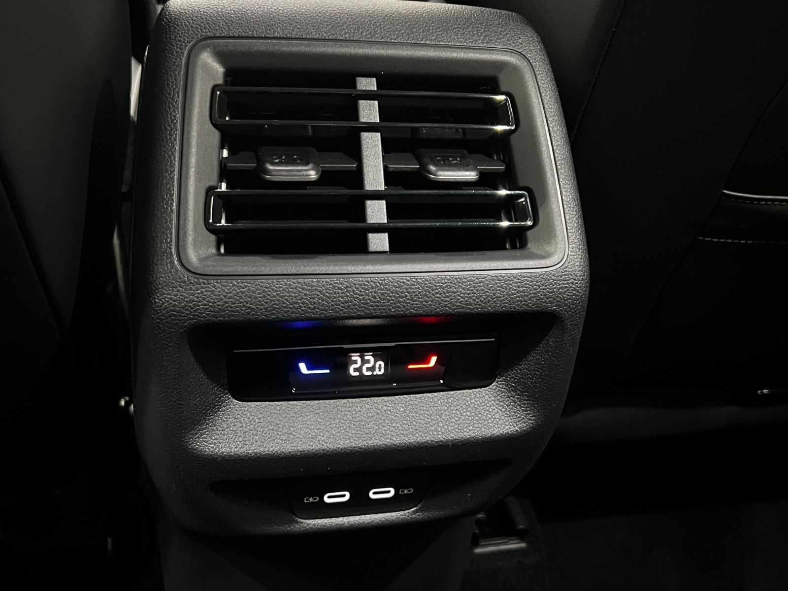 Volkswagen Tiguan 2.0 TDI DSG 4M. R-Line "Black Style"