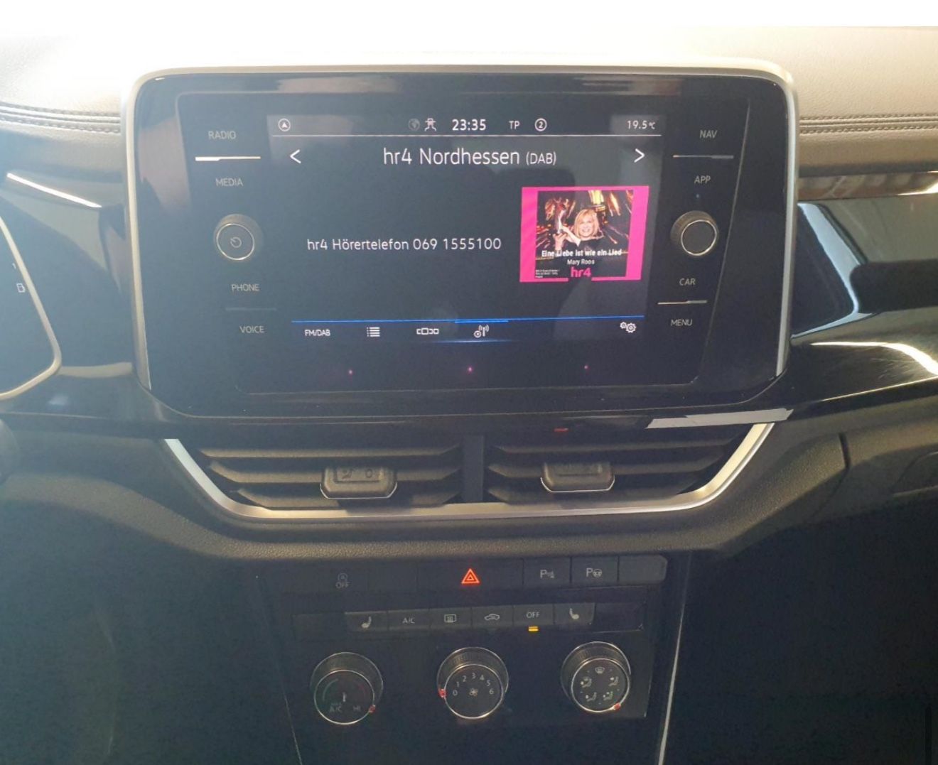 Volkswagen T-Roc R-Line 1.5 TSI DSG - Samsaru's Car Outlet