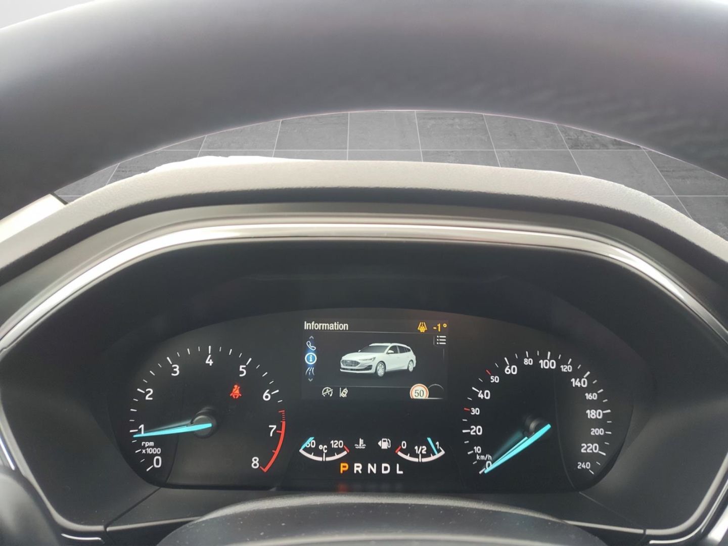 Ford Focus Turnier Titanium Automatik Navi LED ACC Ci