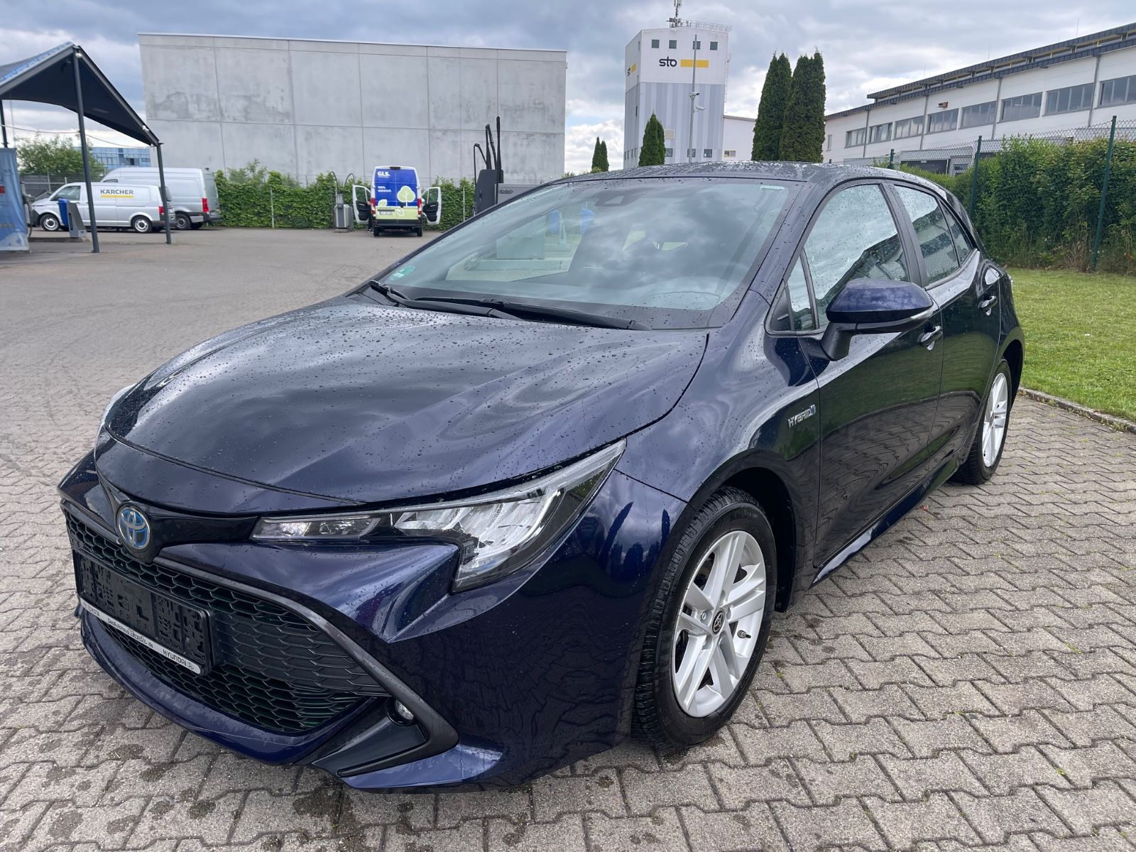 Toyota Corolla Hybrid Business Edition - Samsaru's Car Outlet