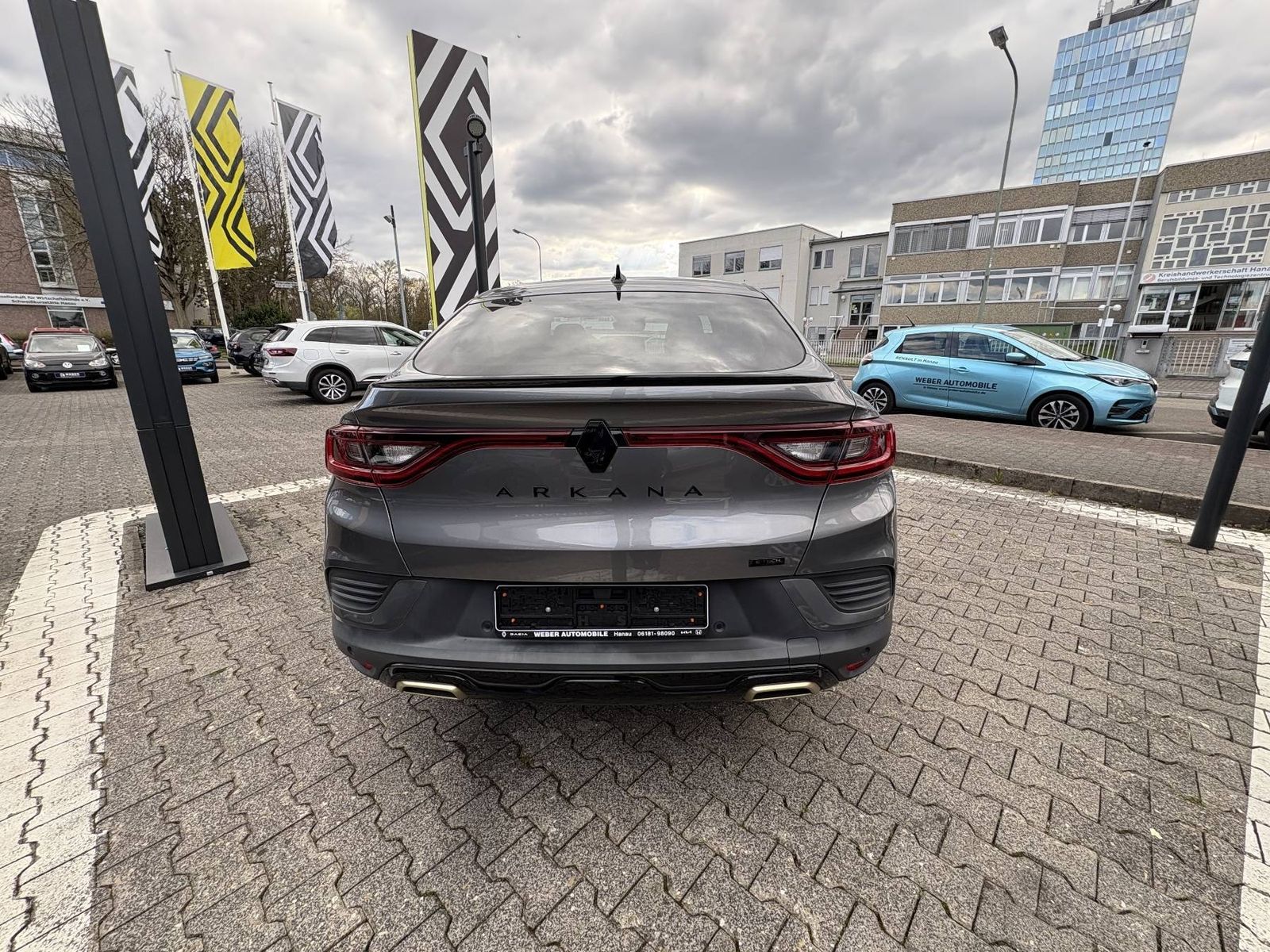 Renault Arkana E-Tech Hybrid TCe 145 Engineered - Samsaru's Car Outlet