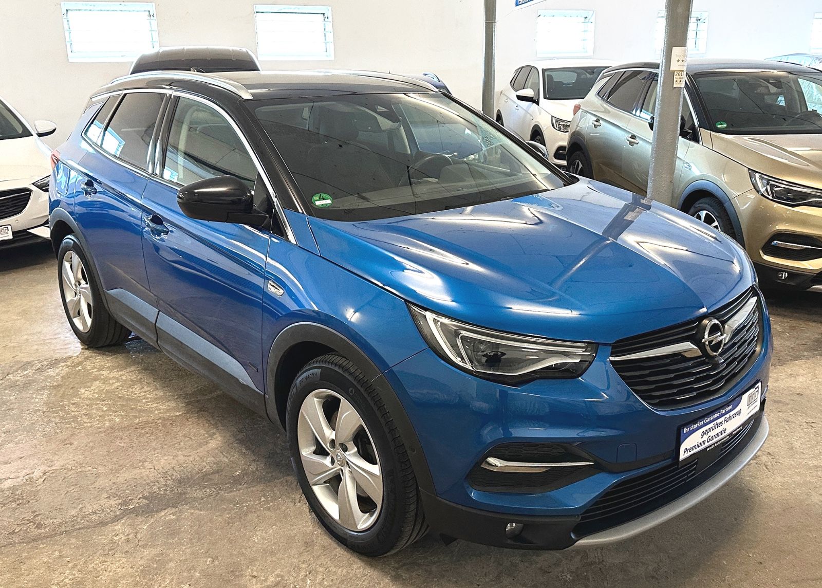Opel Grandland X Ultimate Hybrid4 - Samsaru's Car Outlet