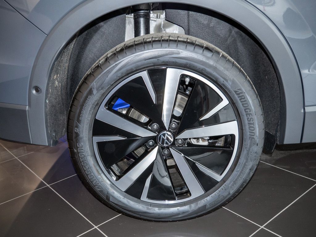 Volkswagen Tiguan 2.0TSI DSG Elegance 4x4 P-DACH LEDER H&K