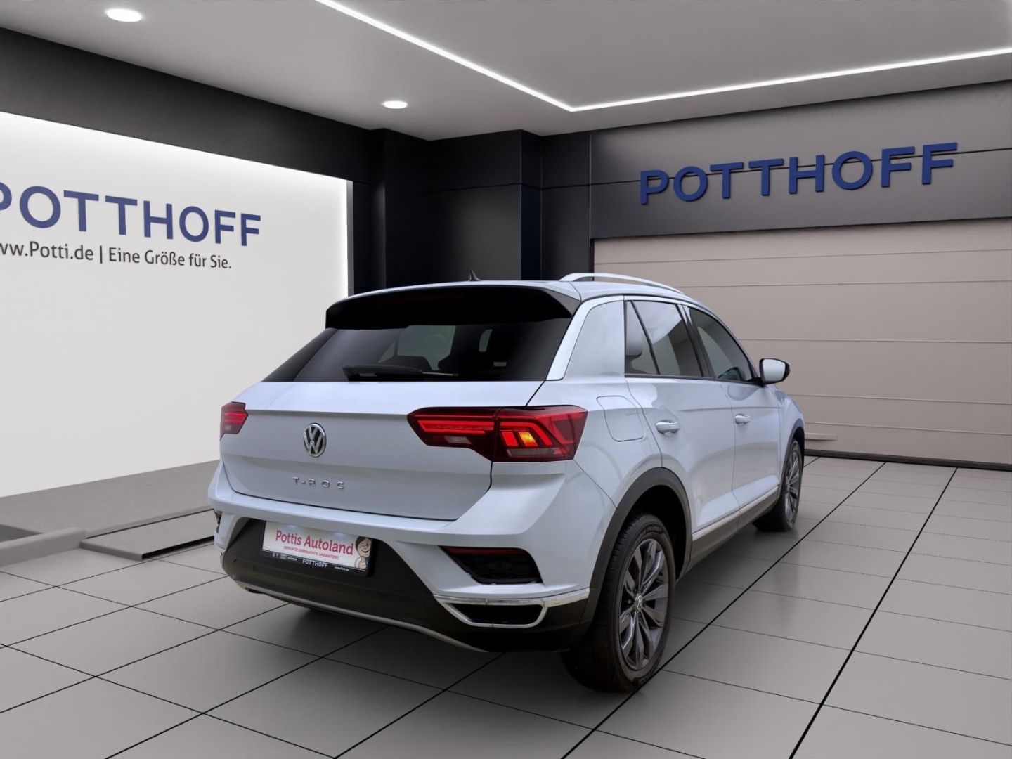 Volkswagen T-Roc 1.5 TSI DSG SPORT - Samsaru's Car Outlet