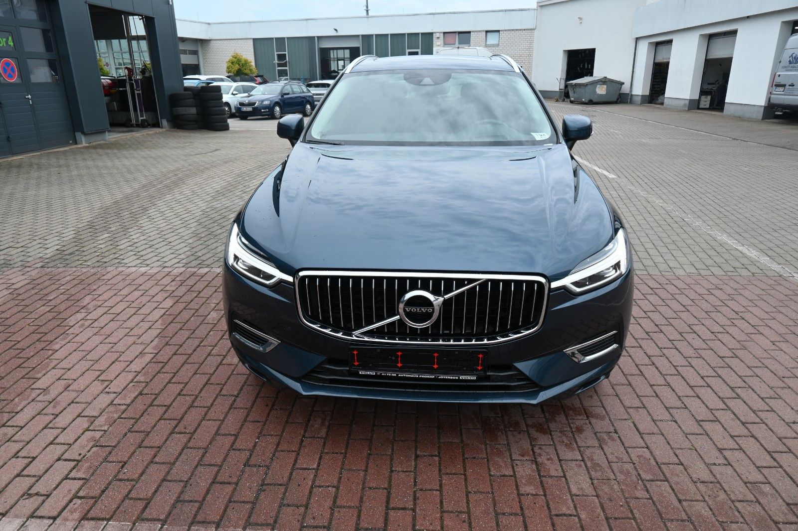 Volvo XC 60 Inscript. T8 PHEV AWD*HUD*Massage*Luft*AHK