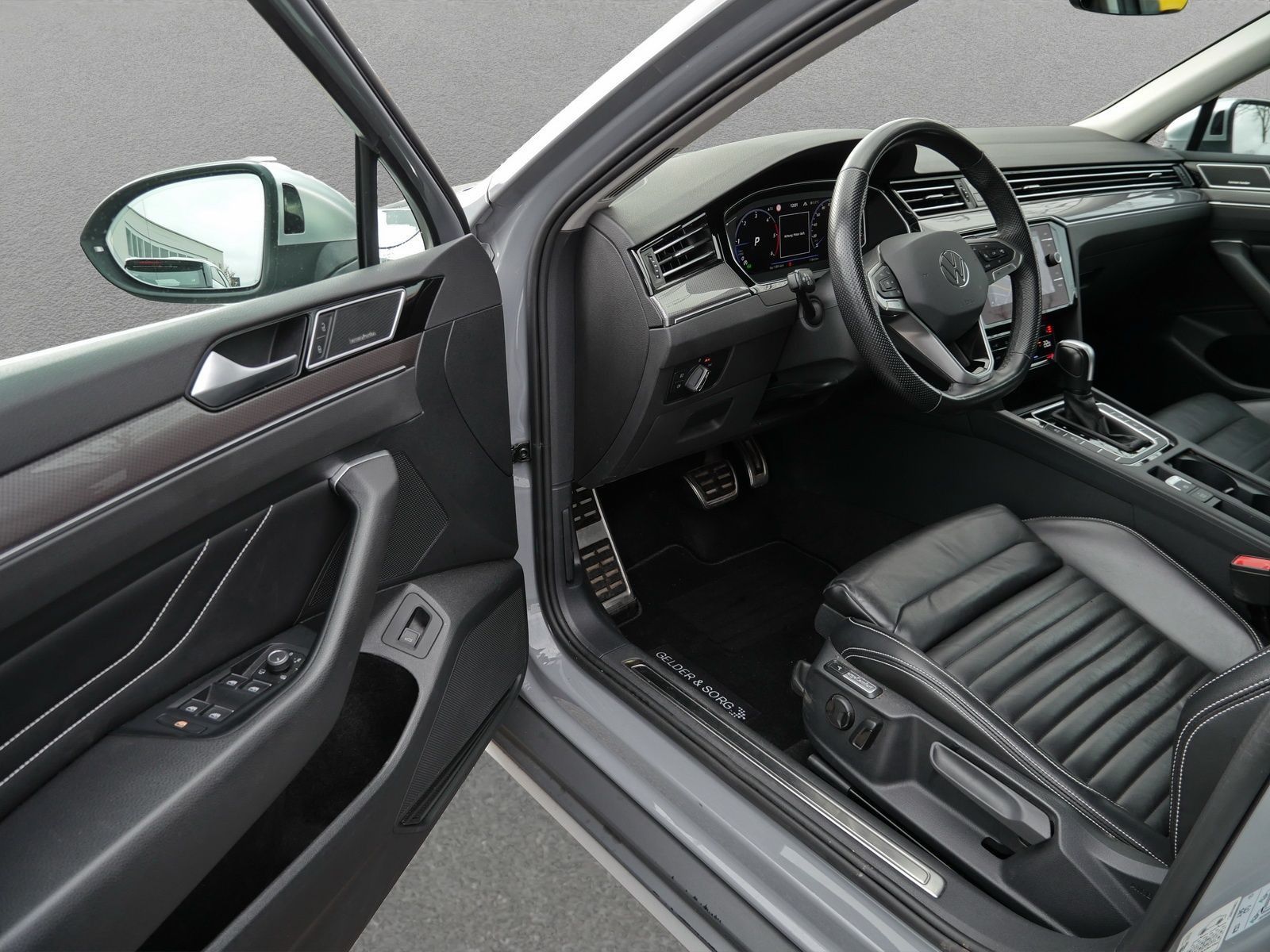 Volkswagen Passat Variant 2.0 TDI H&K*Leder*Stand*AHK*360°