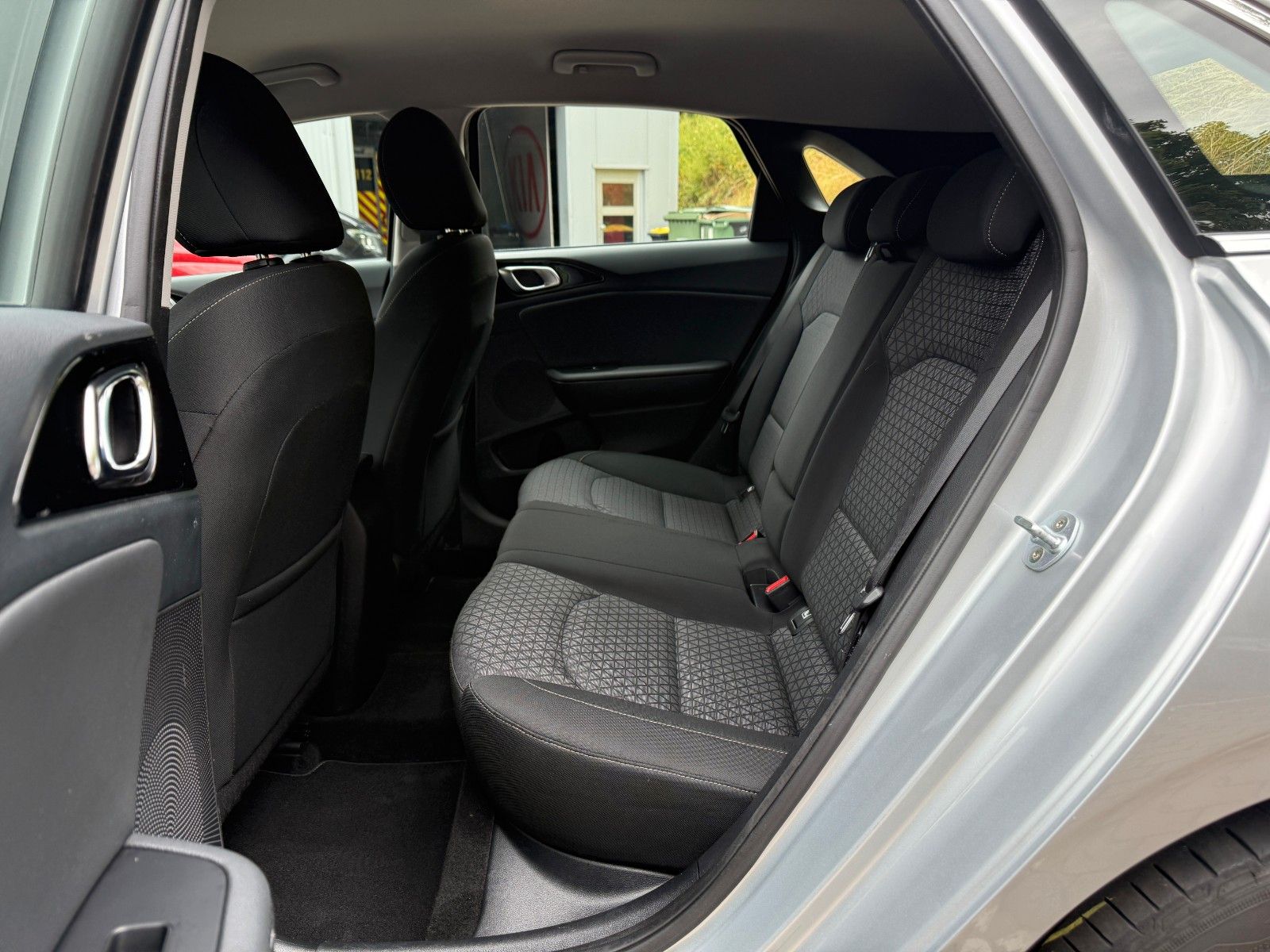 Kia Ceed 1.6 CRDi Vision - Samsaru's Car Outlet