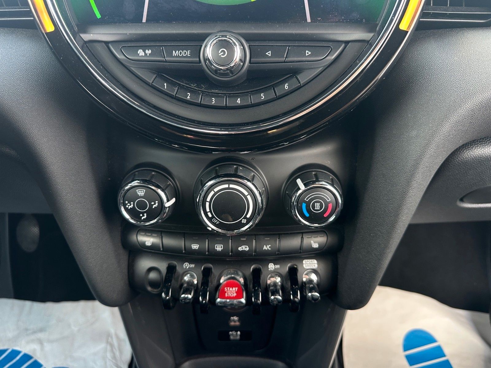 MINI COOPER Essential - Samsaru's Car Outlet