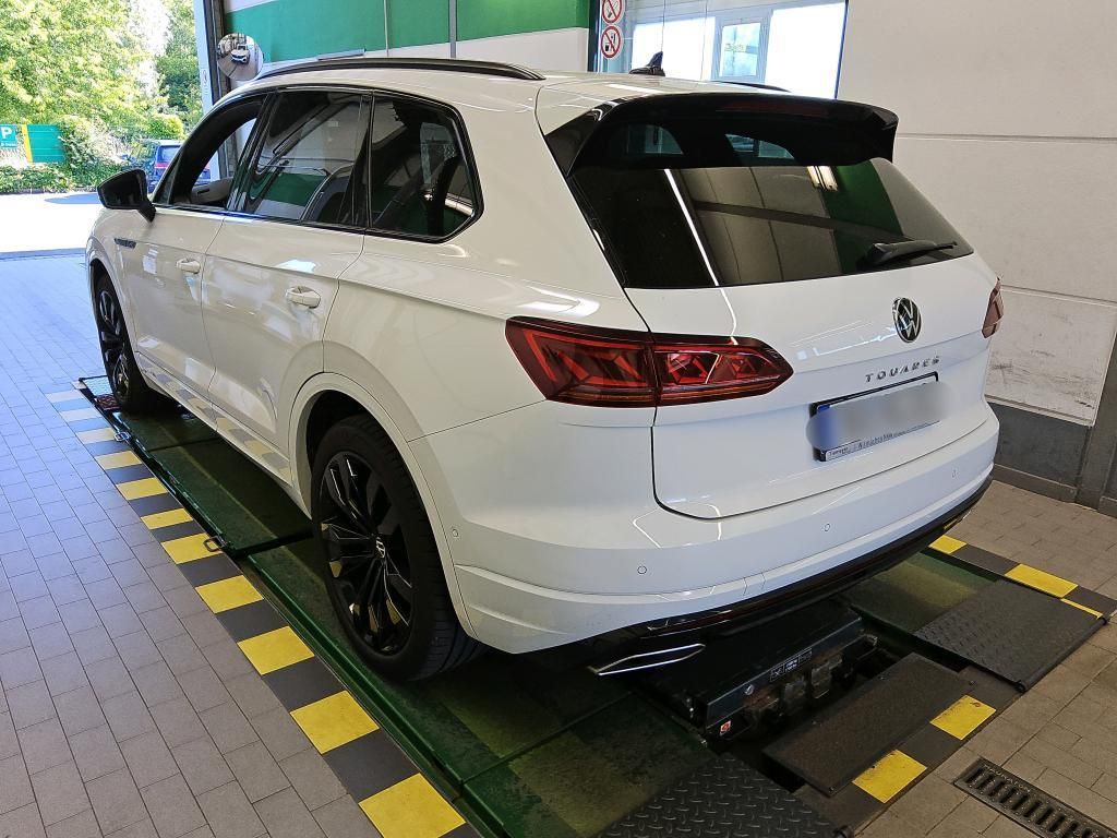 Volkswagen TOUAREG 3.0TDi R-LINE BLACK - Samsaru's Car Outlet