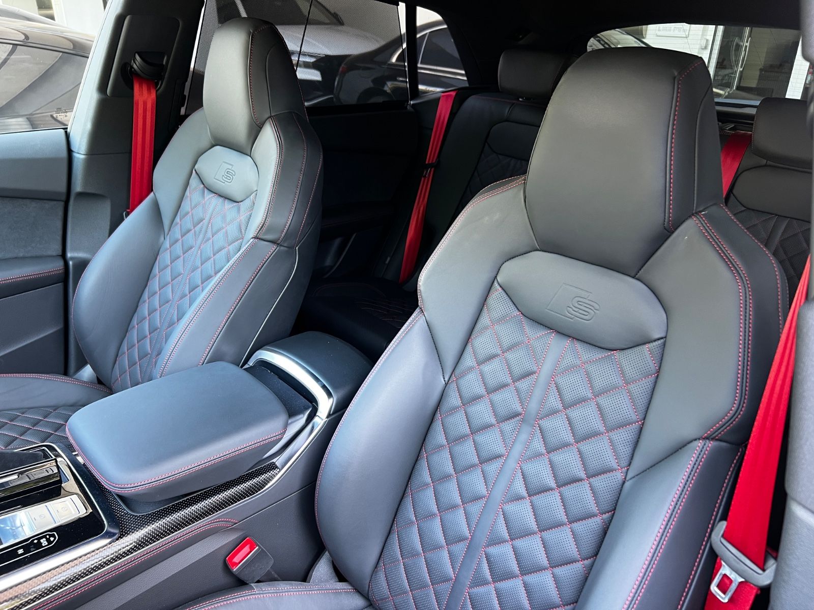 Audi Q8 50 TDI qu S Line Competition+ - Samsaru's Car Outlet