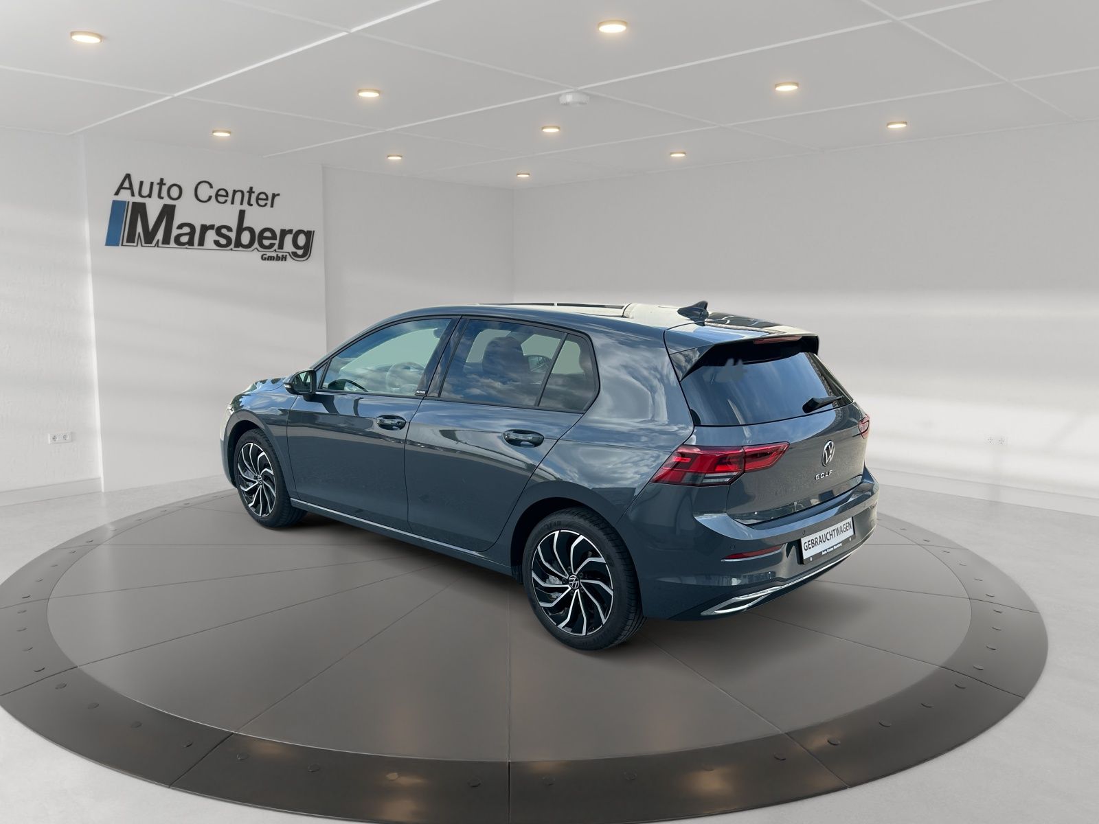 Volkswagen Golf VIII 1.5 TSI Life - Samsaru's Car Outlet