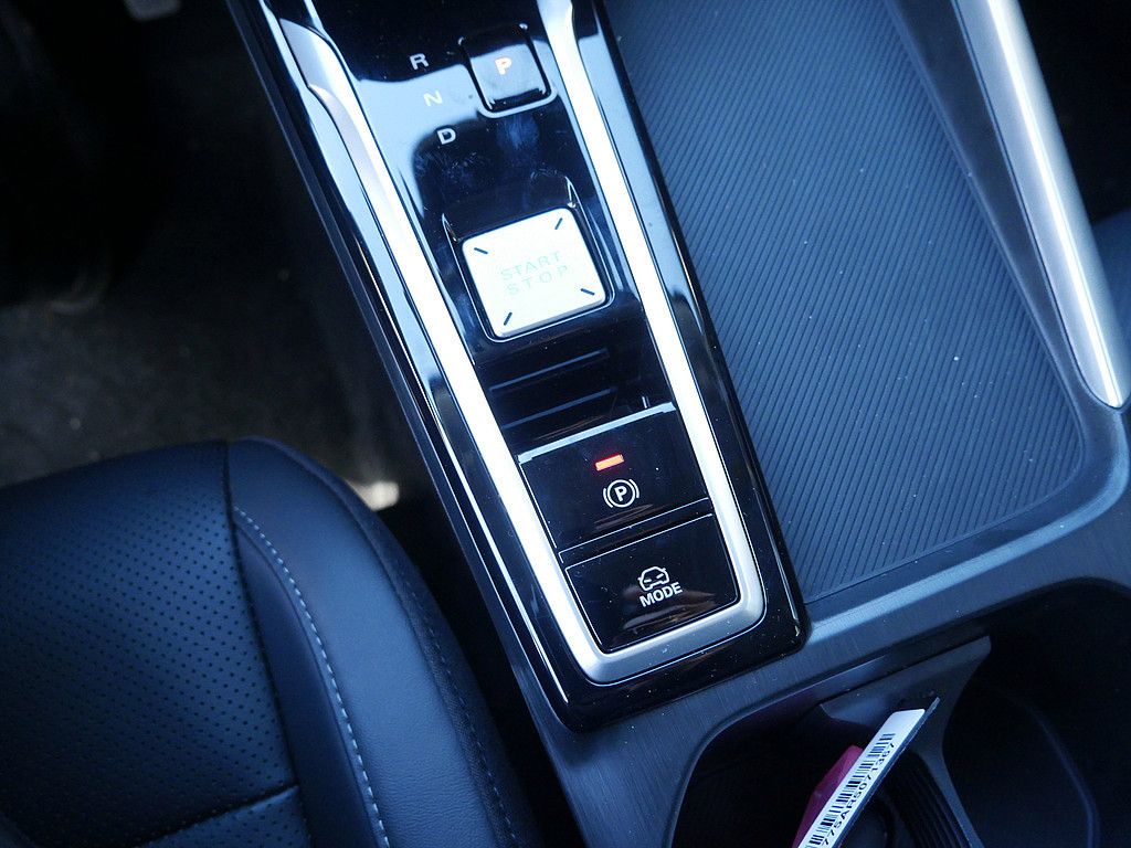 MG ZS Hybrid+ Luxury SHZ KAMERA NAVI ACC LED 360°