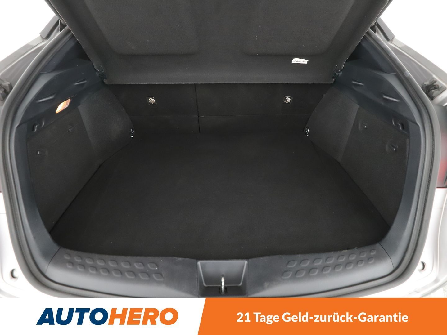 Toyota C-HR 2.0 Hybrid Team - Samsaru's Car Outlet