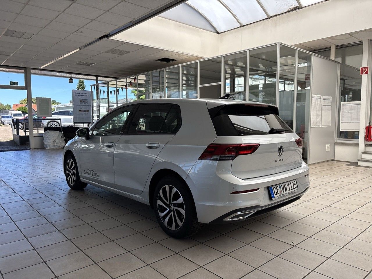 Volkswagen Golf VIII 1.0 l eTSI Active - Samsaru's Car Outlet