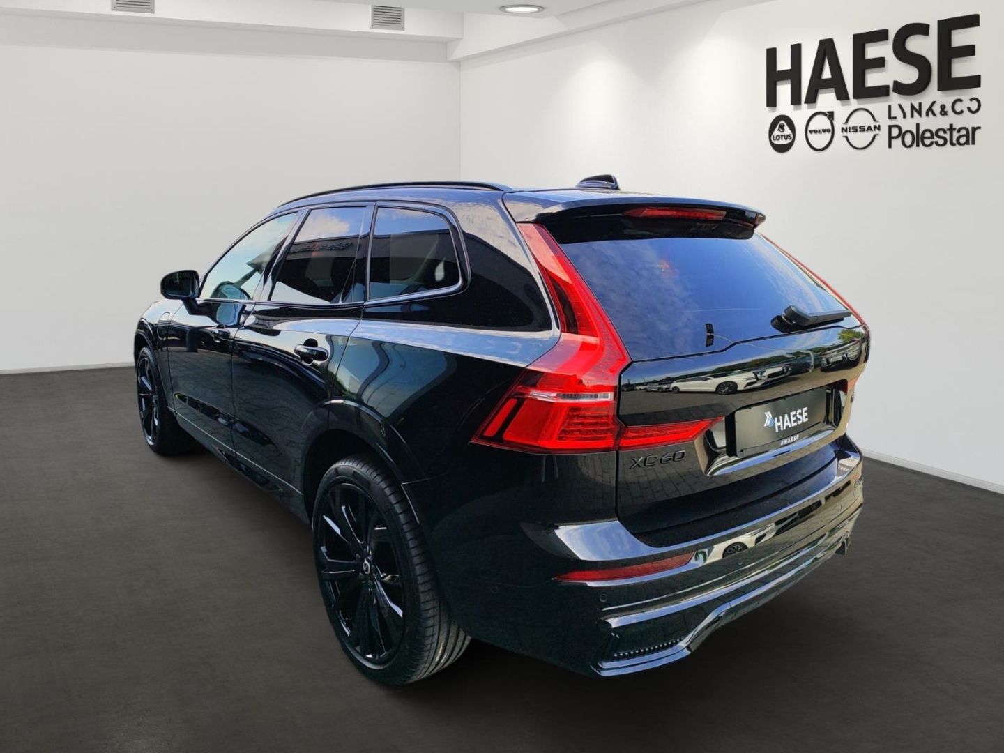 Volvo XC60 T8 Ultra Black Edition Recharge Plug-In Hyb - Samsaru's Car Outlet
