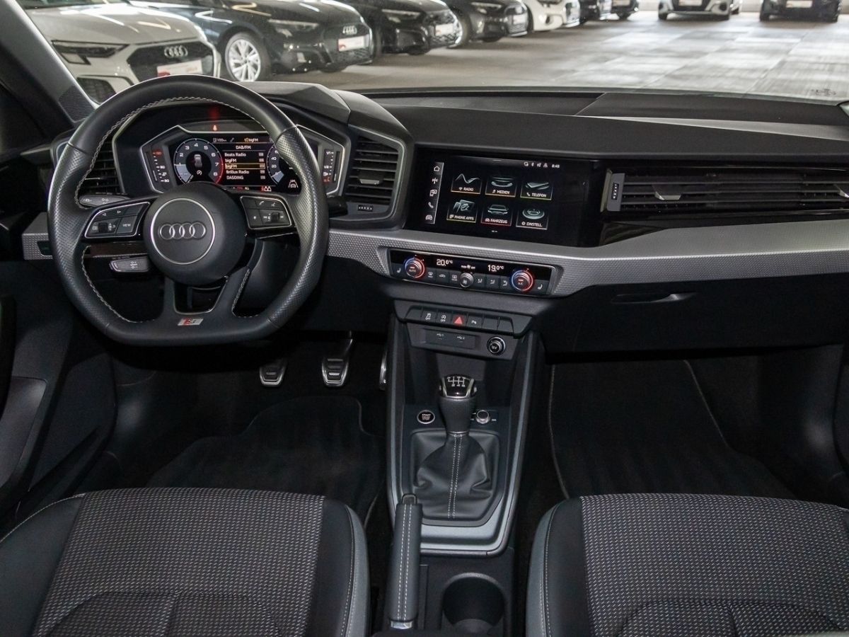 Audi A1 Sportback 30 TFSI S line - Samsaru's Car Outlet