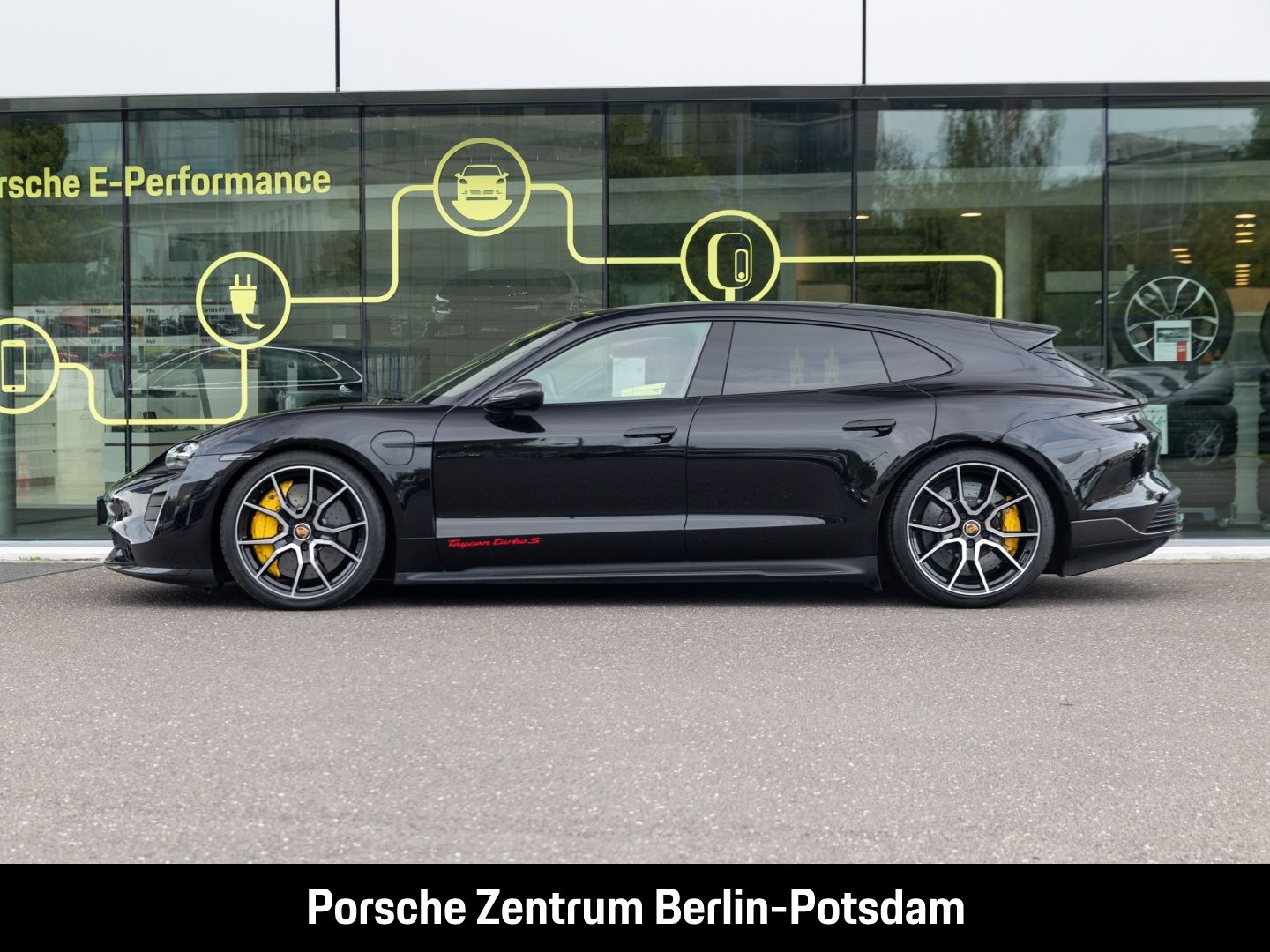 Porsche Taycan Turbo S Sport Turismo Burmester LED