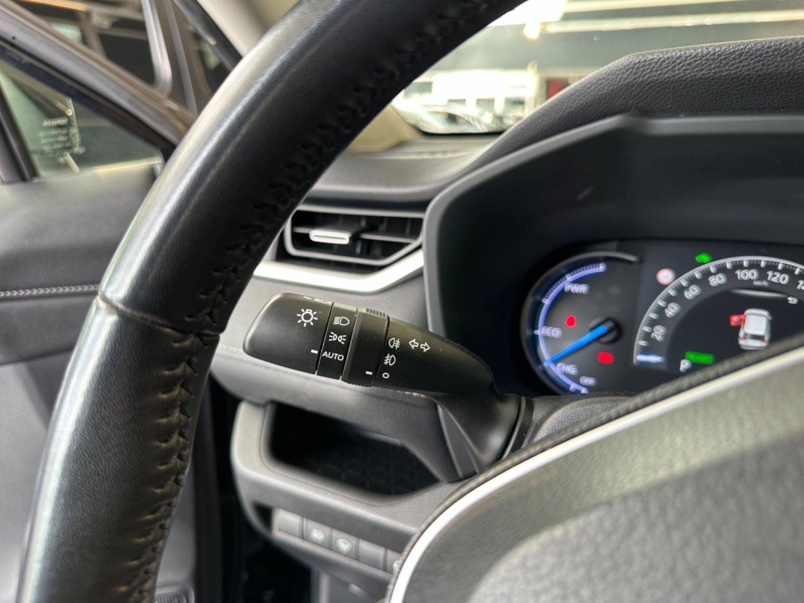 Toyota RAV 4 Hybrid - Samsaru's Car Outlet