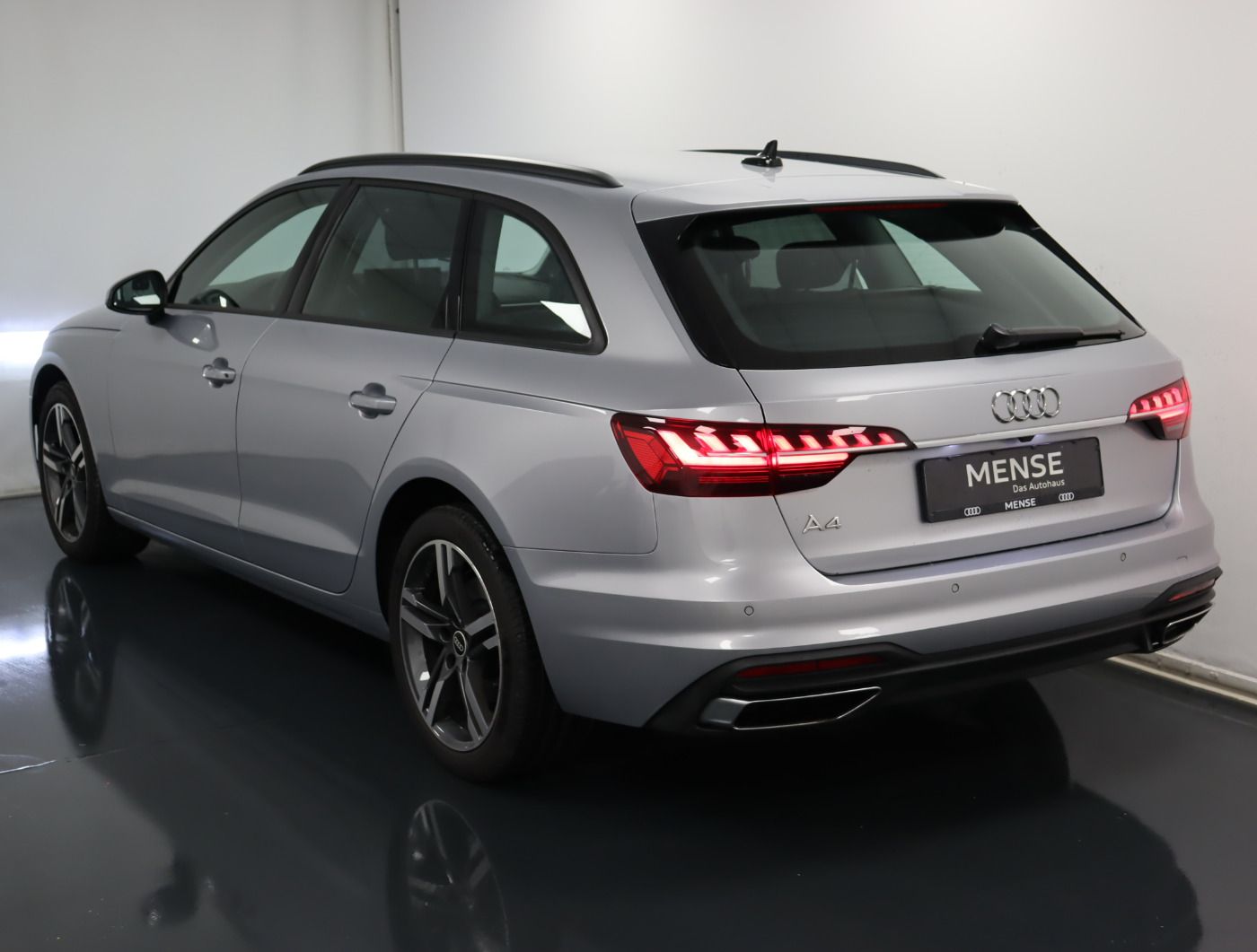 Audi A4 Avant 40 TDI S tronic - Samsaru's Car Outlet