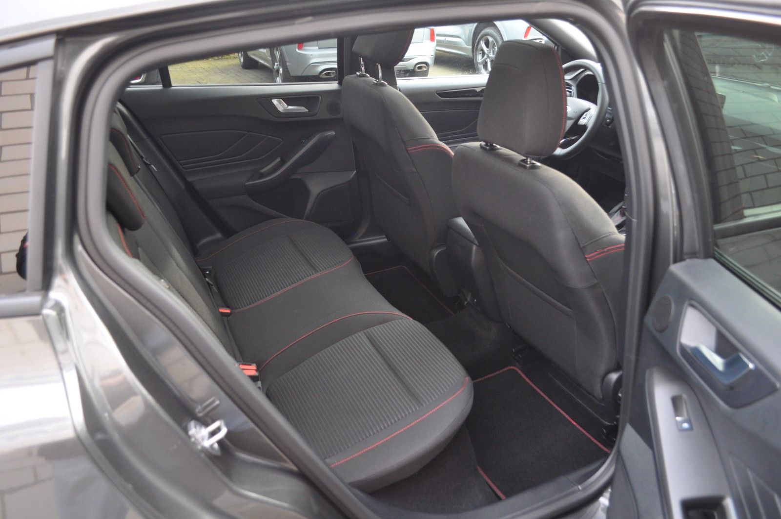 Ford Focus Turnier ST-LINE X/AUT/LED-MATRIX/PANODACH